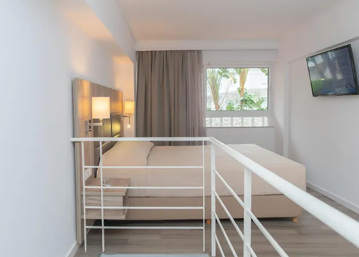Hotel Kosta Palace 4*