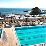Kosta Palace Ξενοδοχείο 4*