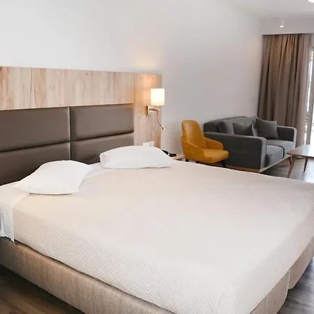 Kosta Palace 4* העיירה קוס