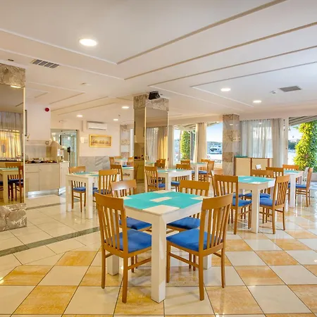 Kosta Palace מלון העיירה קוס