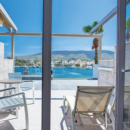 Kosta Palace Otel 4*