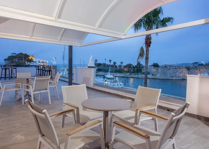 Отель Kosta Palace 4*