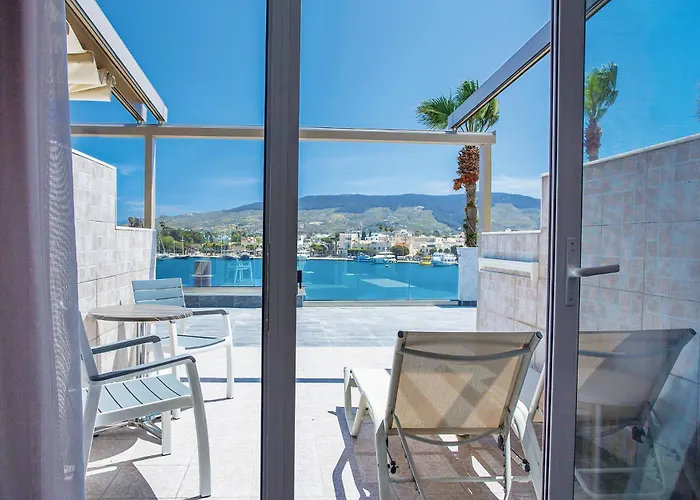 Kosta Palace Отель 4*